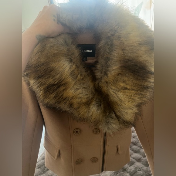 Collar Tan Jacket - Picture 2 of 2